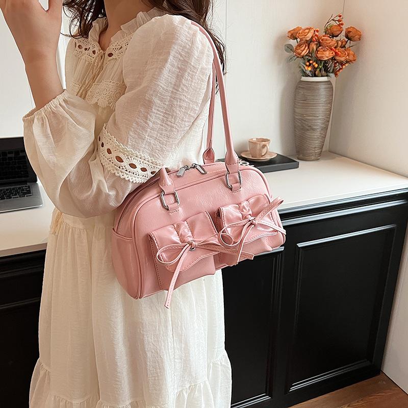 Trend women s bag 2025 new niche baguette bag portable shoulder messenger bag bow Spice girl underarm bag Average size 30 * 10 * 17 красный
Trend women s bag 2025 new niche baguette bag portable shoulder messenger bag bow Spice girl underarm bag Average size 30 * 10 * 17 красный