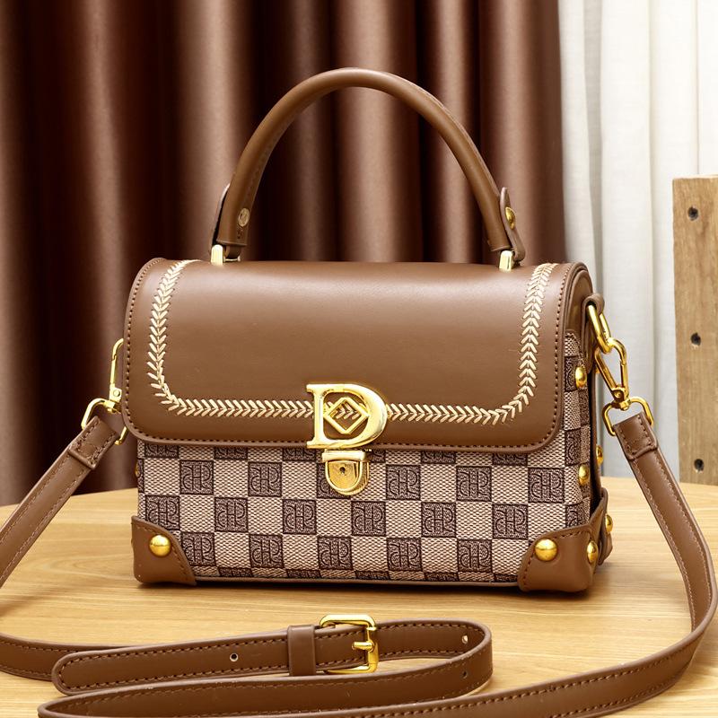 Small square bag pu women s handbag 2025 new bag versatile single shoulder oblique span bag women s high-end fashion women s bag хакі
Small square bag pu women s handbag 2025 new bag versatile single shoulder oblique span bag women s high-end fashion women s bag хакі