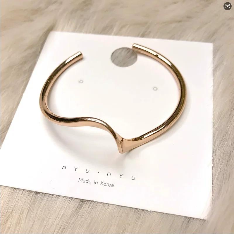 Irregular Geometry Metal Adjustable New Design Gold Plated Mobius Bracelet Women s Luxury Gifts Bracelet for Women Punk Jewelry
Irregular Geometry Metal Adjustable New Design Gold Plated Mobius Bracelet Women s Luxury Gifts Bracelet for Women Punk Jewelry