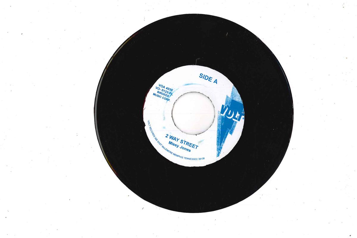 7inch Record MISSY JONES, JANNET JACKSON - 2 Way Street / I Get So Lonely VOA4010 VOLT 1969 Jamaica Soul/Funk Used
7inch Record MISSY JONES, JANNET JACKSON - 2 Way Street / I Get So Lonely VOA4010 VOLT 1969 Jamaica Soul/Funk Used