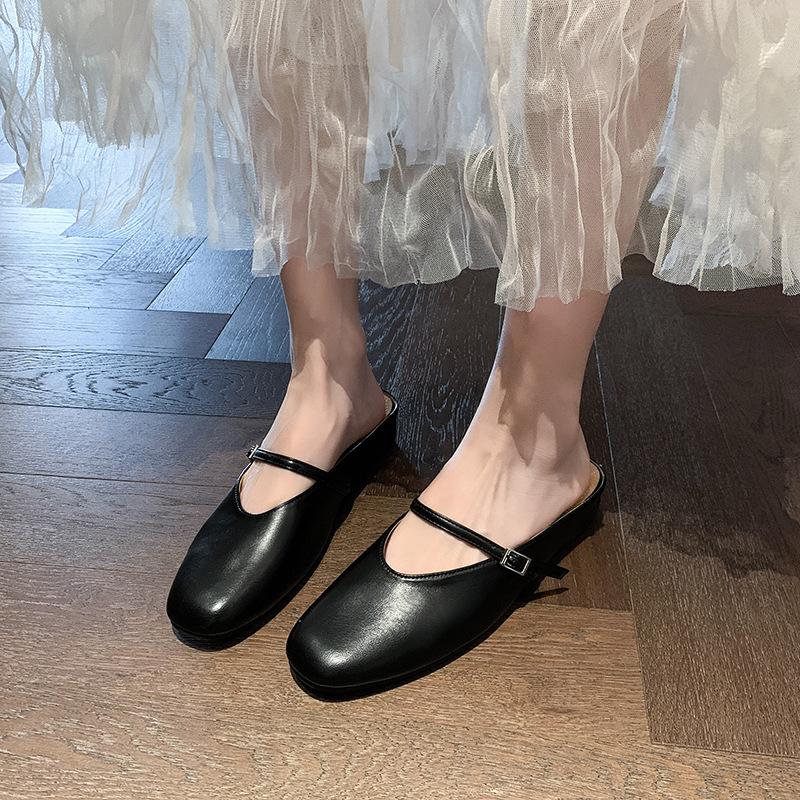 Women s 2025 new summer temperament is fashionable and versatile, and women s cool slippers with one foot are worn outside. 40 срібний
Women s 2025 new summer temperament is fashionable and versatile, and women s cool slippers with one foot are worn outside. 40 срібний