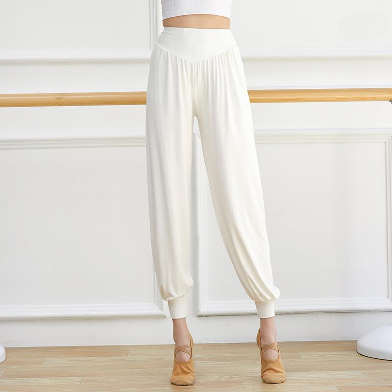 Casual Dance Costume Bloomers Women s Loose Practice Pants Adult Latin Dance Pants S бежевий
Casual Dance Costume Bloomers Women s Loose Practice Pants Adult Latin Dance Pants S бежевий