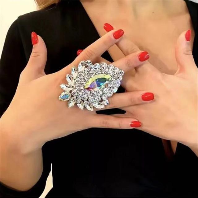 Exquisite Teardrop Rhinestone Ring - Trendy European & American Banquet Party Accessory серебряный
Exquisite Teardrop Rhinestone Ring - Trendy European & American Banquet Party Accessory серебряный