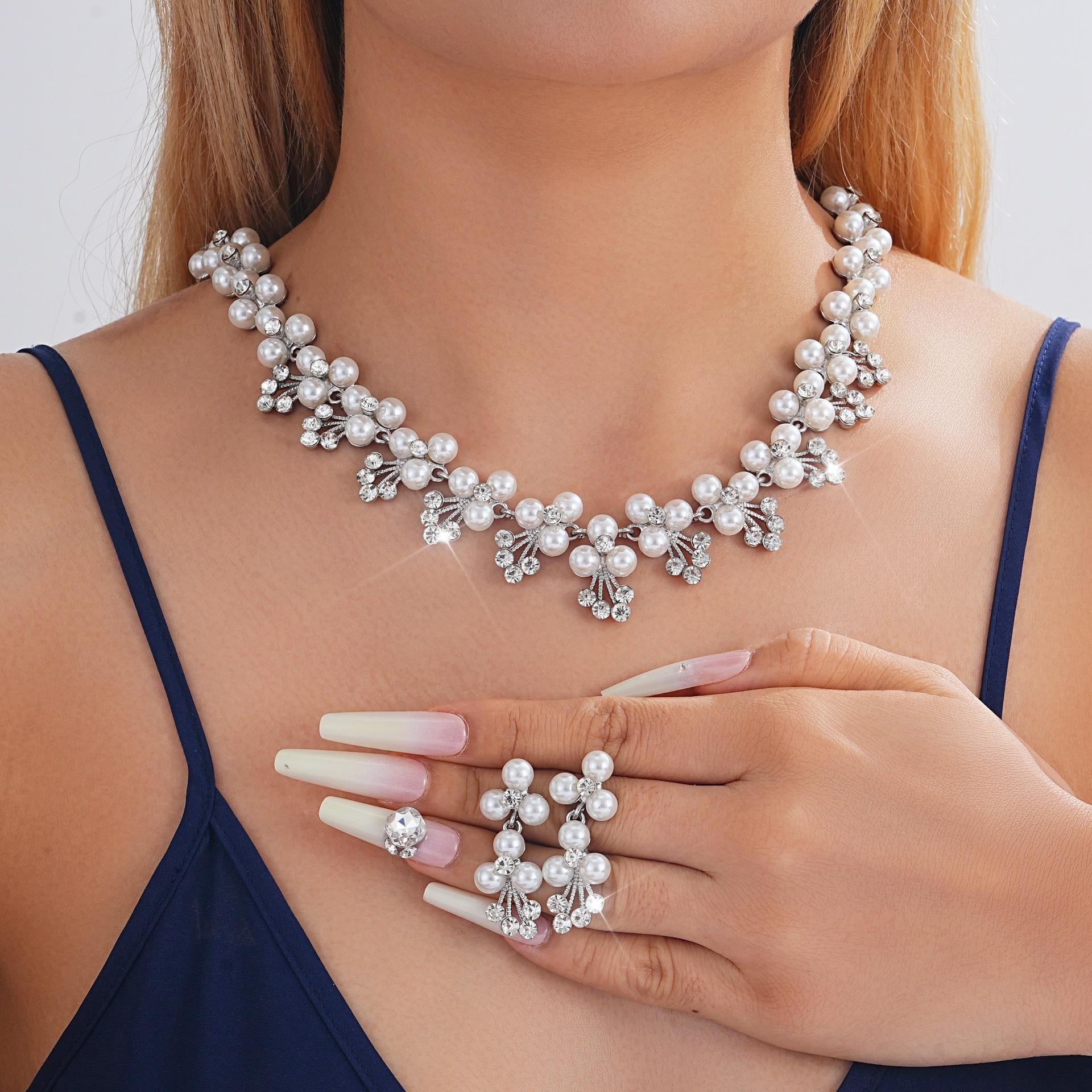 Europe, America, Bridal Wedding Jewelry Necklace Earrings Pearl Set Elegant Luxury Evening Dress Accessories 2026 45CM срібний
Europe, America, Bridal Wedding Jewelry Necklace Earrings Pearl Set Elegant Luxury Evening Dress Accessories 2026 45CM срібний