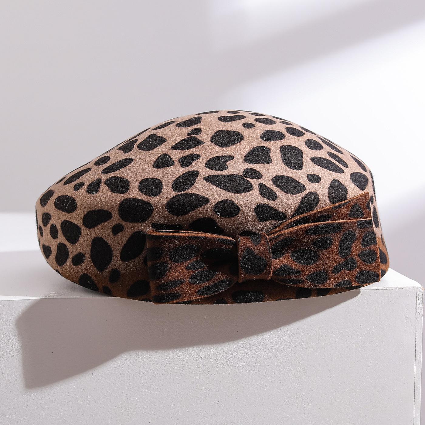 Elegant 100% Wool Beret with Leopard Print & Bow, Shaped Bucket Hat for Women, Fashion Winter Cloche Cap adjustable
Elegant 100% Wool Beret with Leopard Print & Bow, Shaped Bucket Hat for Women, Fashion Winter Cloche Cap adjustable