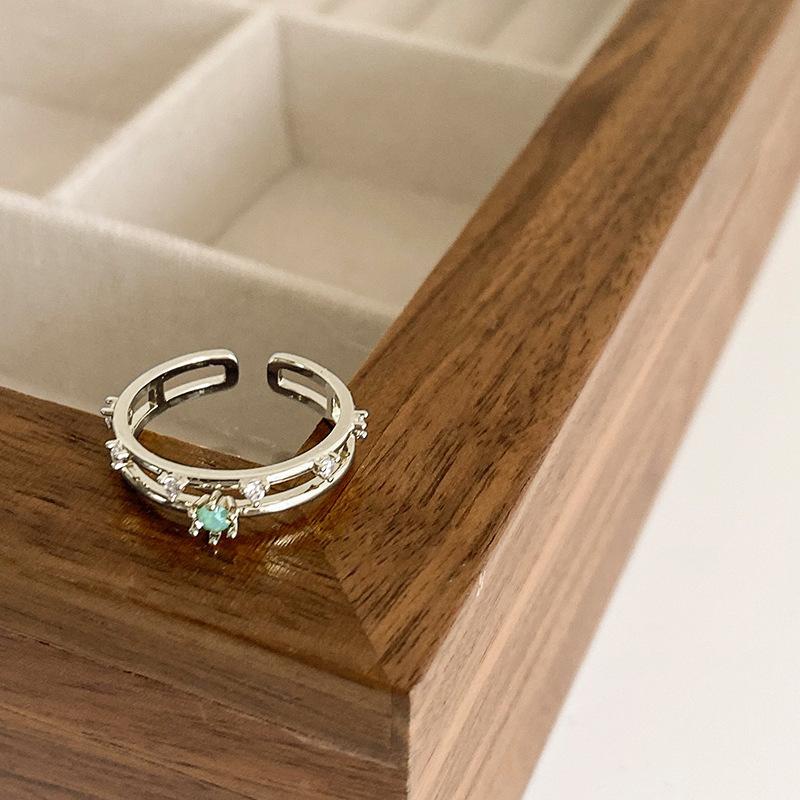 White Delicate Rose Heart Ring For Women In Copper With Geometric Design For Casual Summer Elegance J3258
White Delicate Rose Heart Ring For Women In Copper With Geometric Design For Casual Summer Elegance J3258