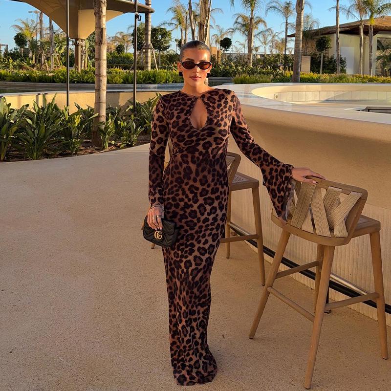New European and American style women s round neck horn sleeve hollow design leopard print holiday style mopping dress long S цветной печати леопарда
New European and American style women s round neck horn sleeve hollow design leopard print holiday style mopping dress long S цветной печати леопарда