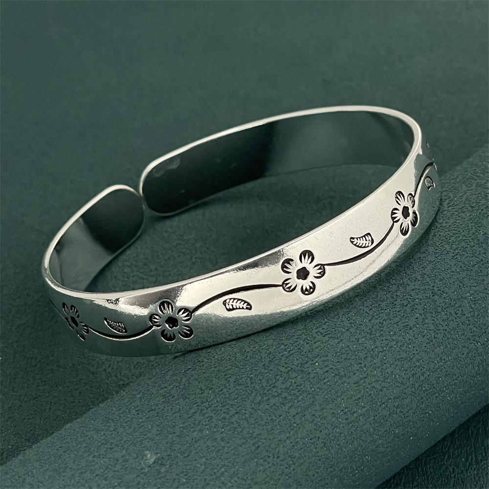 925 Sterling Silver, Retro Plum Blossom Bracelet, Simple and Retro, Versatile, Suitable for Daily Wear resizable
925 Sterling Silver, Retro Plum Blossom Bracelet, Simple and Retro, Versatile, Suitable for Daily Wear resizable