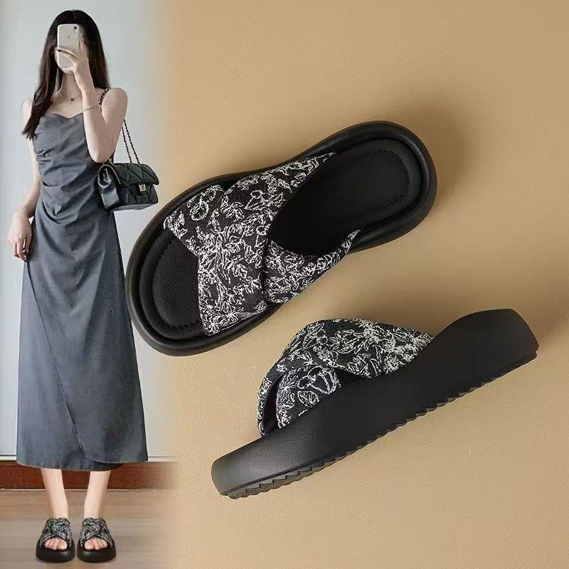 Премиальные шлепанцы женские летние для улицы 2025 лето новая платформа с юбкой модные приморские пляжные римские сандалии 40 чёрный
Премиальные шлепанцы женские летние для улицы 2025 лето новая платформа с юбкой модные приморские пляжные римские сандалии 40 чёрный