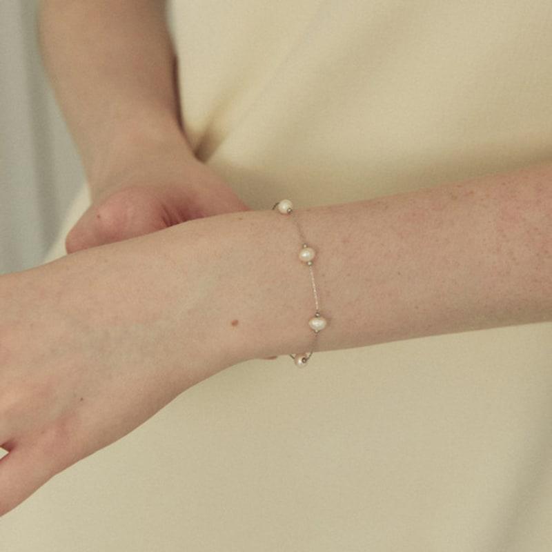 ADAUL Pearl thin bracelet - silver Silver
ADAUL Pearl thin bracelet - silver Silver