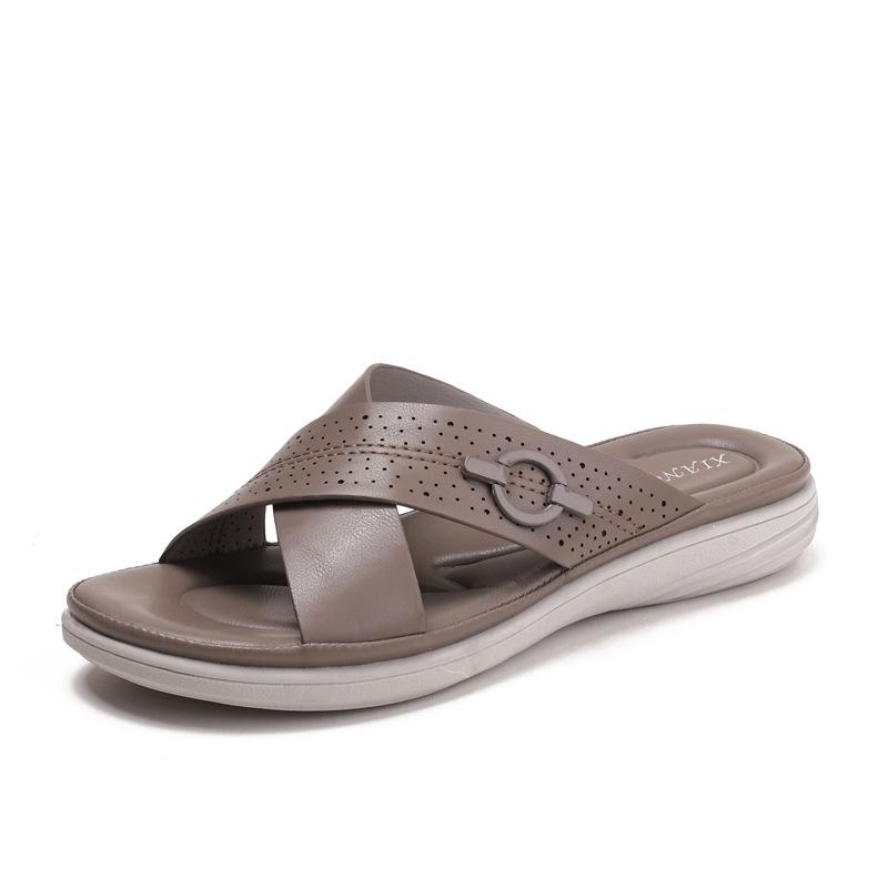 thick-soled non-slip women s sandals drag summer new slope heel casual large-size belt buckle slippers women s shoes 36
thick-soled non-slip women s sandals drag summer new slope heel casual large-size belt buckle slippers women s shoes 36
