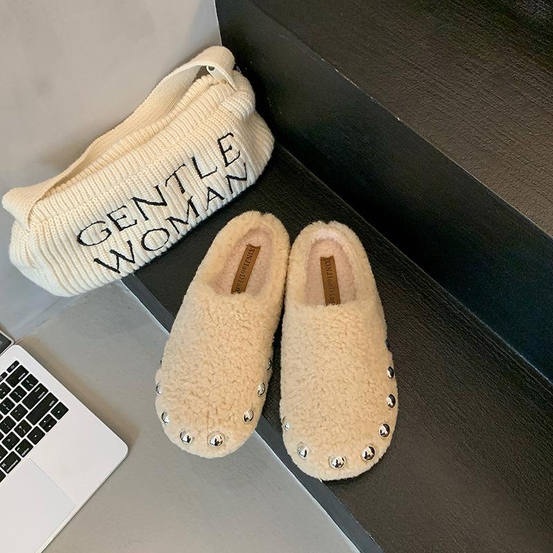 Теплые утолщенные пушистые тапочки из овечьей шерсти для женщин 2025 года, зимняя мода, заклепки, плоские каблуки, женские тапочки-мюли, толстая подошва, хлопковая обувь 40
Теплые утолщенные пушистые тапочки из овечьей шерсти для женщин 2025 года, зимняя мода, заклепки, плоские каблуки, женские тапочки-мюли, толстая подошва, хлопковая обувь 40
