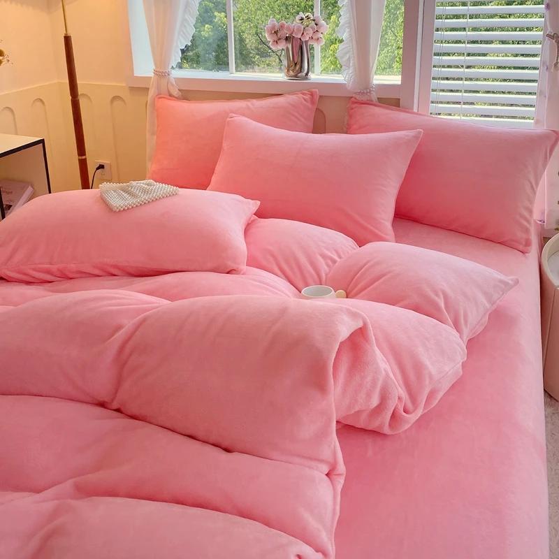 New Solid Color High Gram Heavy Milk Velvet Single Product Quilt Cover Thickened Warm Fleece 220x240 Large Size Double Bedding Only 2 pillowcases
New Solid Color High Gram Heavy Milk Velvet Single Product Quilt Cover Thickened Warm Fleece 220x240 Large Size Double Bedding Only 2 pillowcases