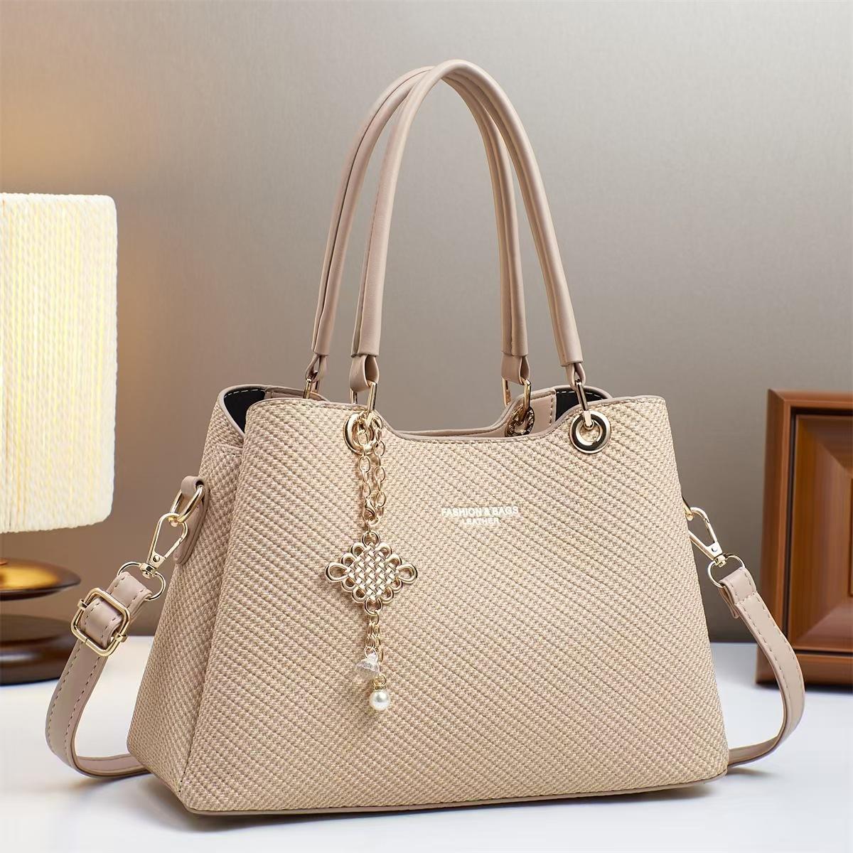Single Shoulder New Crossbody Bag Ladies All Match Well Mother Bag Handbag Atmospheric Trendy Style Multi-layer Large Capacity Female Bag .
Single Shoulder New Crossbody Bag Ladies All Match Well Mother Bag Handbag Atmospheric Trendy Style Multi-layer Large Capacity Female Bag .