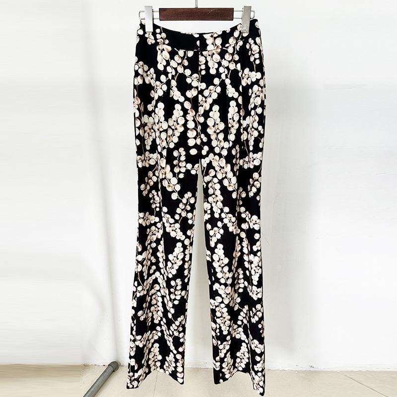High Street Fashion 2026 Spring Collection: Redcurrant Print Suit with Metal Snail Buckle XL
High Street Fashion 2026 Spring Collection: Redcurrant Print Suit with Metal Snail Buckle XL