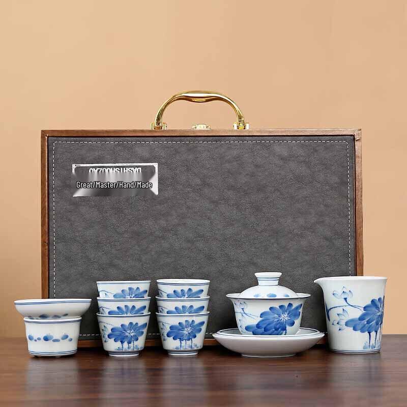 Jingdezhen Hand-painted Blue & White Ceramic Lotus Kung Fu Tea Set
Jingdezhen Hand-painted Blue & White Ceramic Lotus Kung Fu Tea Set