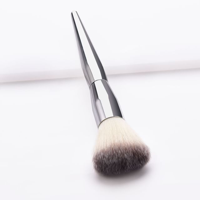 Violeta - Powder Brush Silver
Violeta - Powder Brush Silver