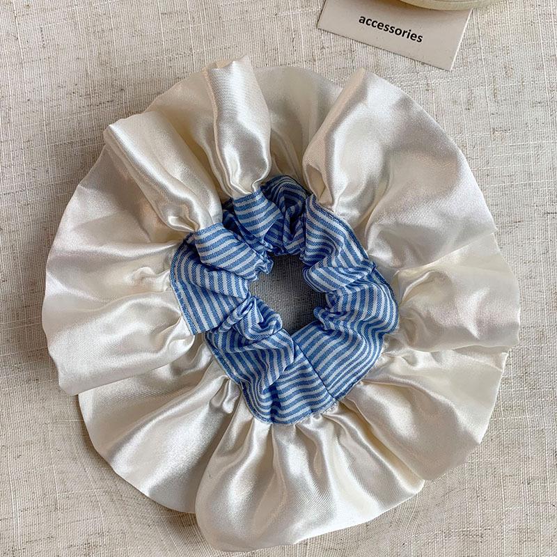 Creamy Satin Lace Blue Striped Ballet-Style Scrunchie Hair Tie
Creamy Satin Lace Blue Striped Ballet-Style Scrunchie Hair Tie