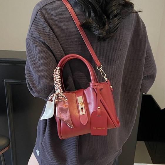 Casual handbag bag women s new texture versatile single shoulder crossbody design bucket bag
Casual handbag bag women s new texture versatile single shoulder crossbody design bucket bag