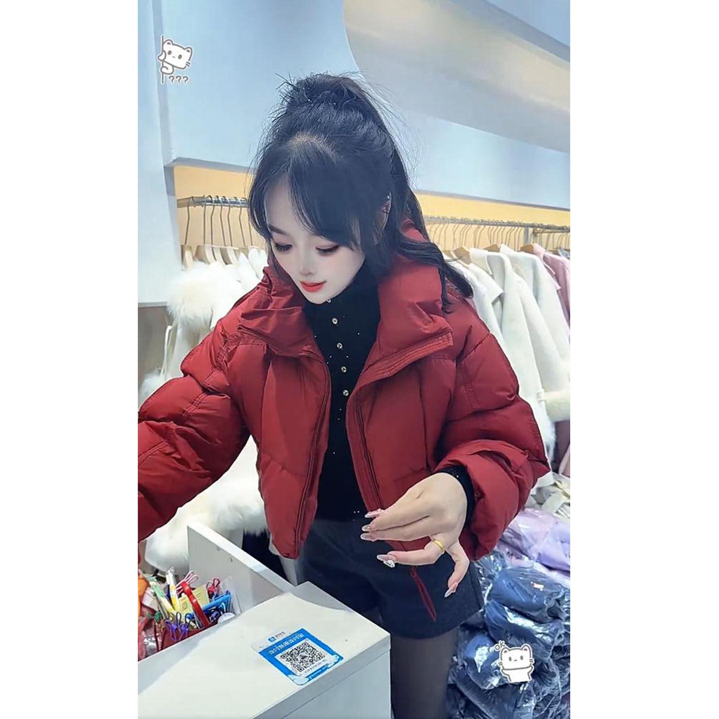 Stylish Women s Thick Cotton Short Puffer Jacket - 2025 Winter Trend. 2XL (125-140 lbs)
Stylish Women s Thick Cotton Short Puffer Jacket - 2025 Winter Trend. 2XL (125-140 lbs)
