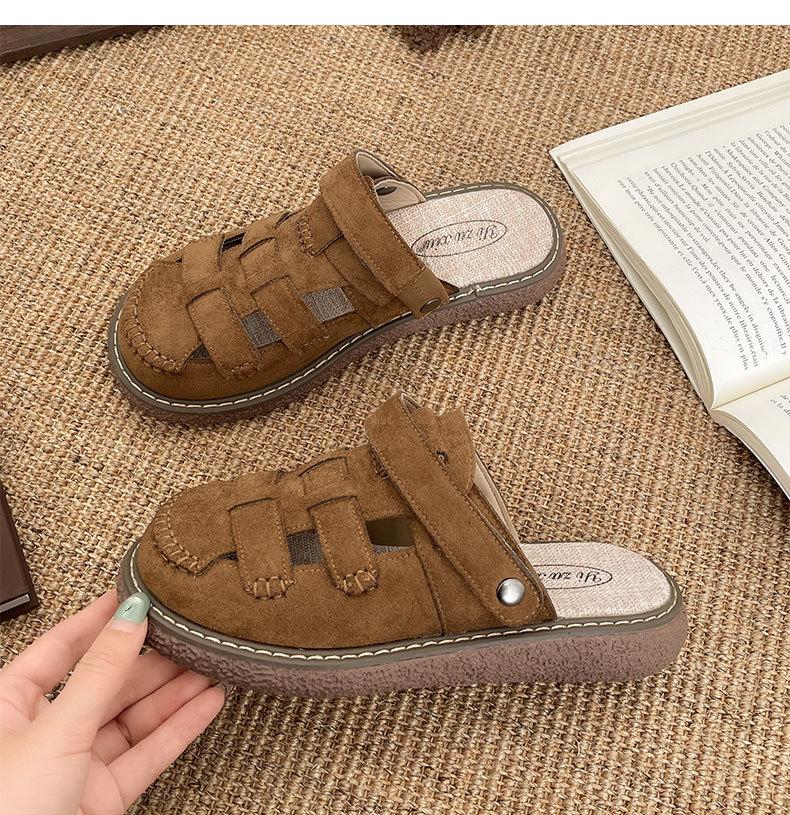 Повседневные и легкие ретро-тапочки-мешки на толстой подошве, женская верхняя одежда, новинка 2025 года, римские сандалии с одной педалью, увеличивающие рост 40 коричневый
Повседневные и легкие ретро-тапочки-мешки на толстой подошве, женская верхняя одежда, новинка 2025 года, римские сандалии с одной педалью, увеличивающие рост 40 коричневый