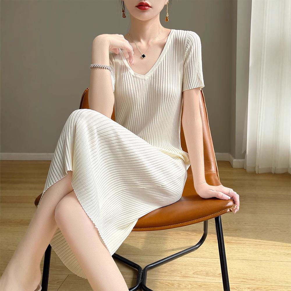 Women s French Style Slimming Over-the-Knee V-Neck Ice Silk Knitted Dress S (90-100 Jin)
Women s French Style Slimming Over-the-Knee V-Neck Ice Silk Knitted Dress S (90-100 Jin)