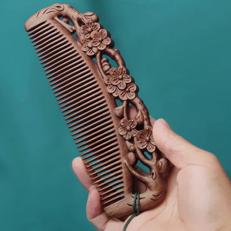 Natural Sandalwood Combs Solid Wood Exquisite Carving Lotus Comb Anti-Static Beard Comb Handicraft Hair Styling Gift S Gift
Natural Sandalwood Combs Solid Wood Exquisite Carving Lotus Comb Anti-Static Beard Comb Handicraft Hair Styling Gift S Gift