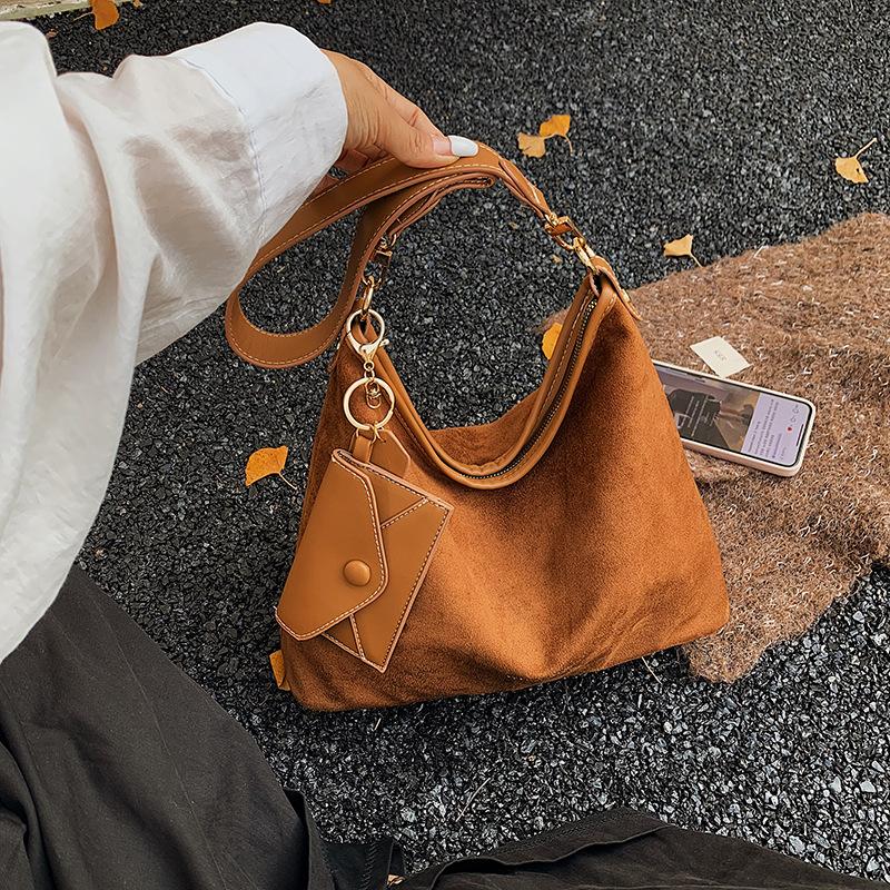 Премиальная женская сумка через плечо в стиле ретро для通勤 2025 новая модная сумка-мессенджер большой вместимости для выхода на работу сумка-тоут
Премиальная женская сумка через плечо в стиле ретро для通勤 2025 новая модная сумка-мессенджер большой вместимости для выхода на работу сумка-тоут