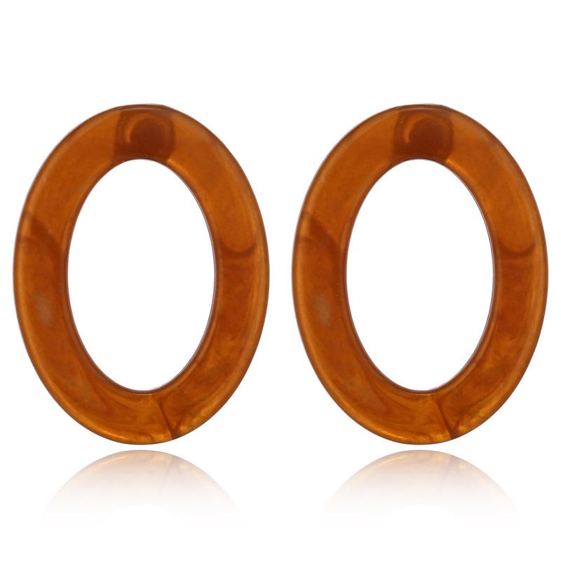 European and American fashion earrings made of geometric elliptical acrylic material and simple earrings білий
European and American fashion earrings made of geometric elliptical acrylic material and simple earrings білий