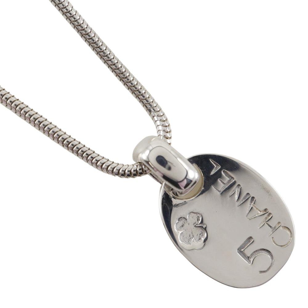 CHANEL icon Necklace NO.5 Clover Snake Chain Silver925 12.1g Women Used
CHANEL icon Necklace NO.5 Clover Snake Chain Silver925 12.1g Women Used