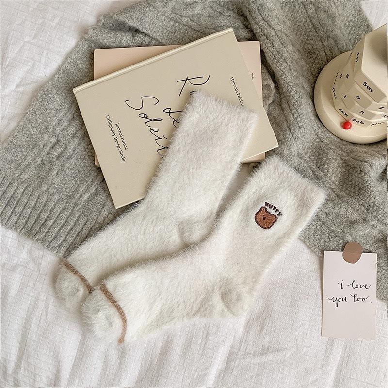 1Pair Autumn Winter Women Thick Warm Cartoon Animal Bear Bow Pattern Design Socks Suitable For Indoor Home Wear One Size
1Pair Autumn Winter Women Thick Warm Cartoon Animal Bear Bow Pattern Design Socks Suitable For Indoor Home Wear One Size