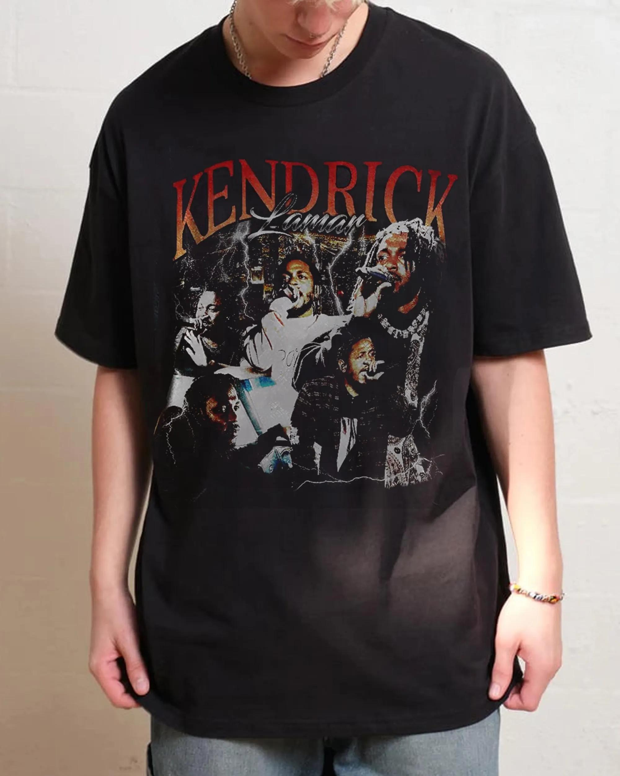 2025 Summer Rap Retro Kendrick Lamar Rap Tshirt Hiphop Music Hiphop Pattern Printed Tshirt 100 Pure Cotton Printed Top 4XL
2025 Summer Rap Retro Kendrick Lamar Rap Tshirt Hiphop Music Hiphop Pattern Printed Tshirt 100 Pure Cotton Printed Top 4XL