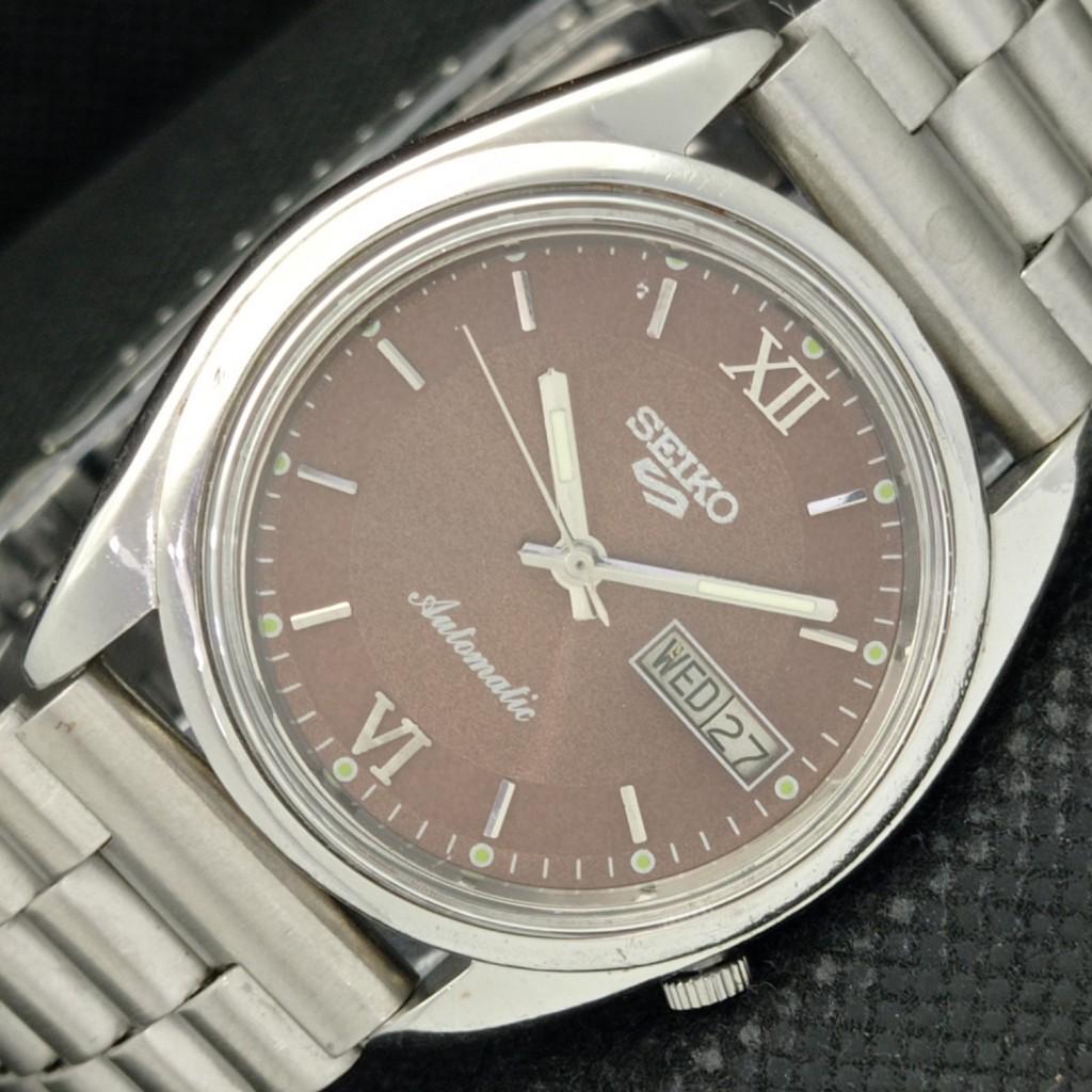 USED VINTAGE SEIKO 5 AUTO 7019A JAPAN MENS D/D BROWN WATCH 588a-a310166-9 SKU588a-a310166
USED VINTAGE SEIKO 5 AUTO 7019A JAPAN MENS D/D BROWN WATCH 588a-a310166-9 SKU588a-a310166