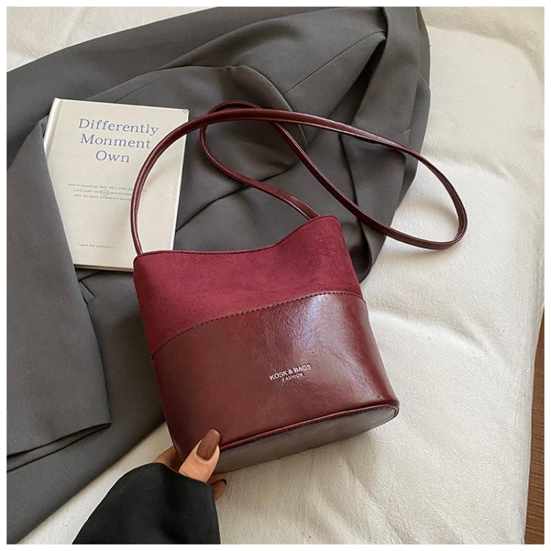 Trend portable bucket bag women s bag autumn new splicing contrasting color shoulder bag commuter messenger bag
Trend portable bucket bag women s bag autumn new splicing contrasting color shoulder bag commuter messenger bag