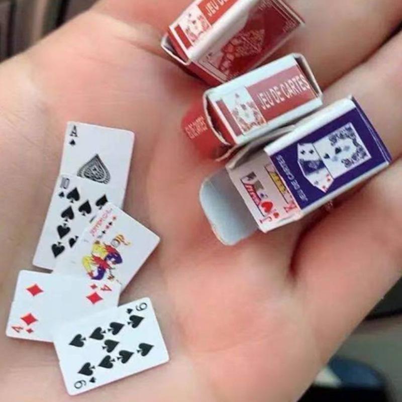 Мини игральные карты - Стиль Douyin для снятия стресса, настольные игры, маленькие игрушки и досуг.
Мини игральные карты - Стиль Douyin для снятия стресса, настольные игры, маленькие игрушки и досуг.
