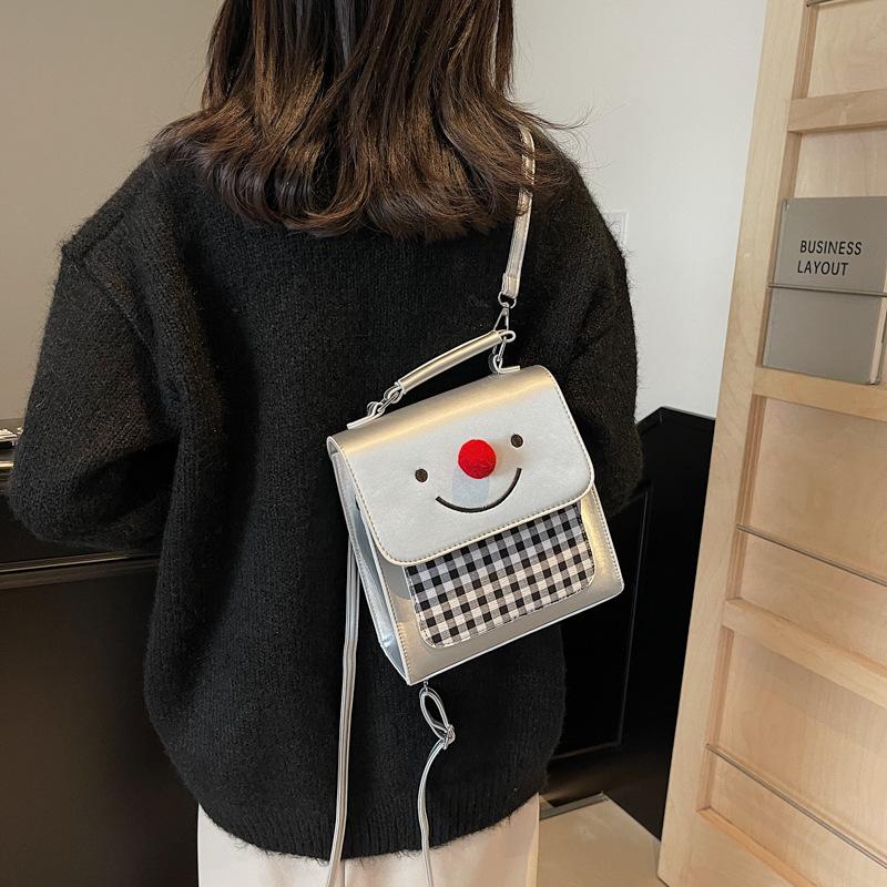 Cartoon niche women s bag 2025 backpack shoulder bag large capacity tote bag messenger commuter bag 19*9*20 срібний
Cartoon niche women s bag 2025 backpack shoulder bag large capacity tote bag messenger commuter bag 19*9*20 срібний