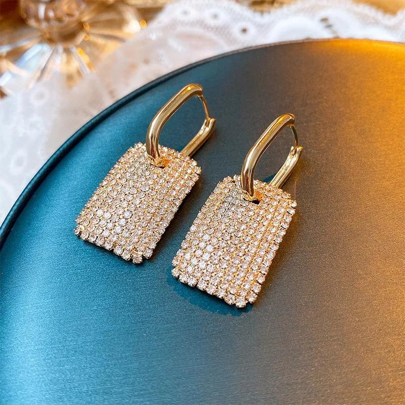 Luxury Full of Crystals Geometric Square Drop Dangle Earrings for Women Vintage Black Temperament Hoop Earring Jewelry Accessory золотий
Luxury Full of Crystals Geometric Square Drop Dangle Earrings for Women Vintage Black Temperament Hoop Earring Jewelry Accessory золотий