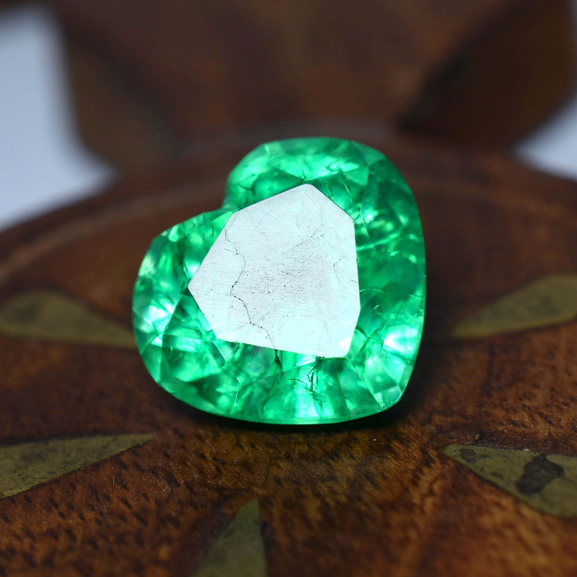 Natural Green Emerald 9.6ct Heart Cut Certified Loose Gemstone 14.5 mm Approx зелений
Natural Green Emerald 9.6ct Heart Cut Certified Loose Gemstone 14.5 mm Approx зелений