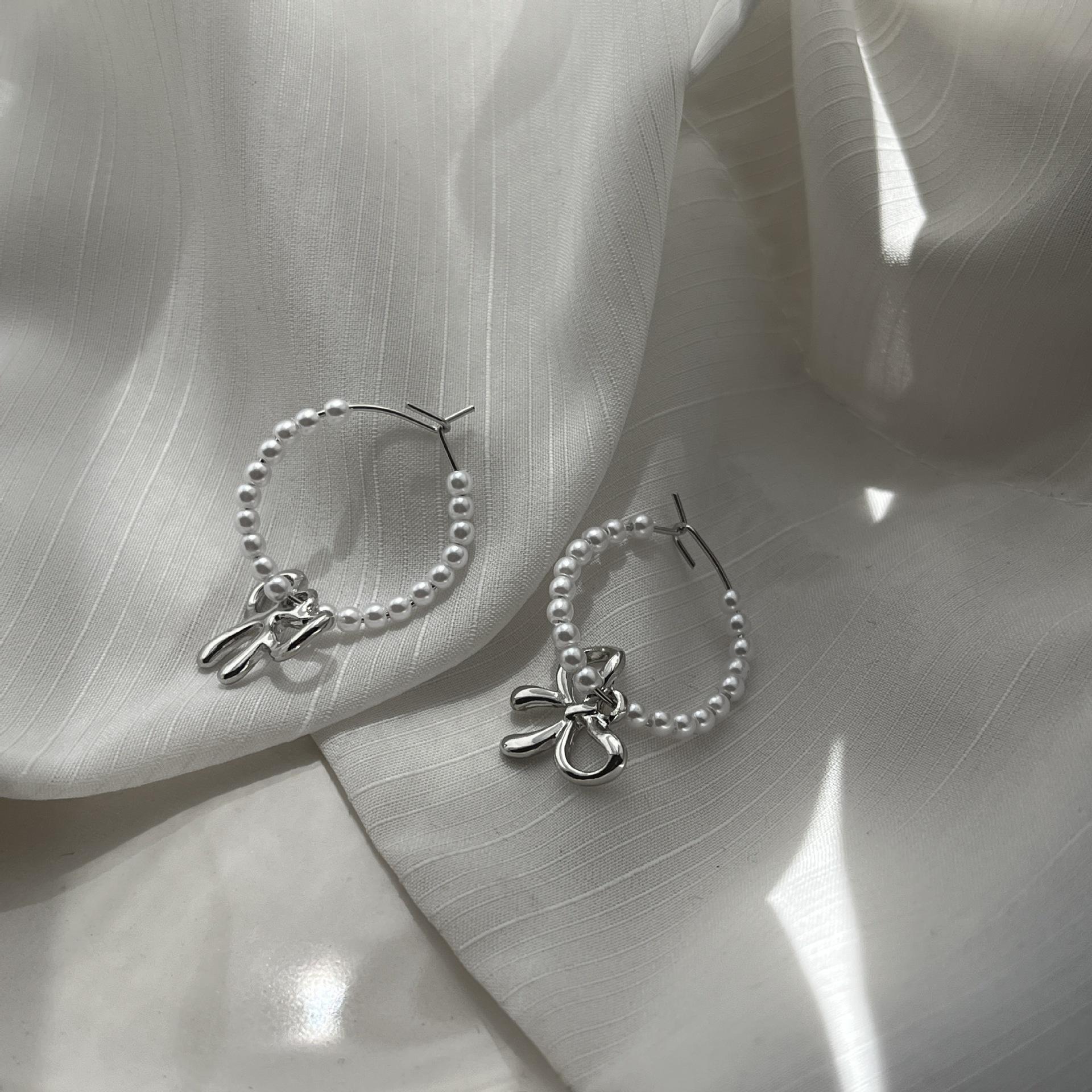 French Retro Pearl Earrings Design, High-End Bow Earrings, Earrings, Gentle And Exaggerated Temperament, Earrings.
French Retro Pearl Earrings Design, High-End Bow Earrings, Earrings, Gentle And Exaggerated Temperament, Earrings.