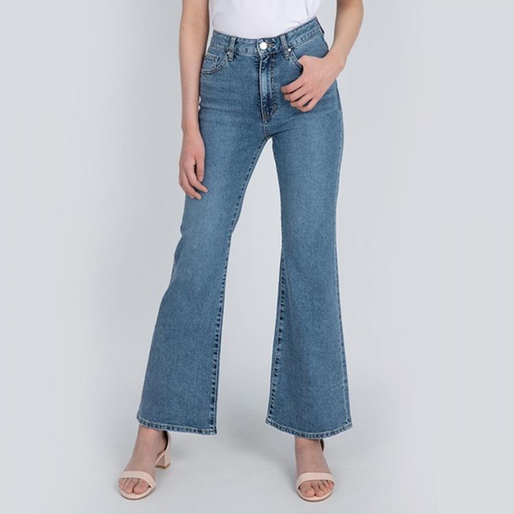 GueSS GueSS Women S jeanS Back Detail Flare bruSh Cut Medium Blue Yn1d6057 medium blue/25
GueSS GueSS Women S jeanS Back Detail Flare bruSh Cut Medium Blue Yn1d6057 medium blue/25