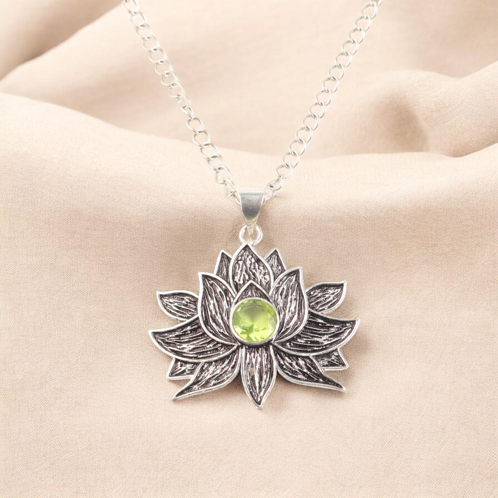 925 Sterling Silver Green Peridot Gemstone Handmade Lotus Shape Necklace Pendant CP-23-6
925 Sterling Silver Green Peridot Gemstone Handmade Lotus Shape Necklace Pendant CP-23-6