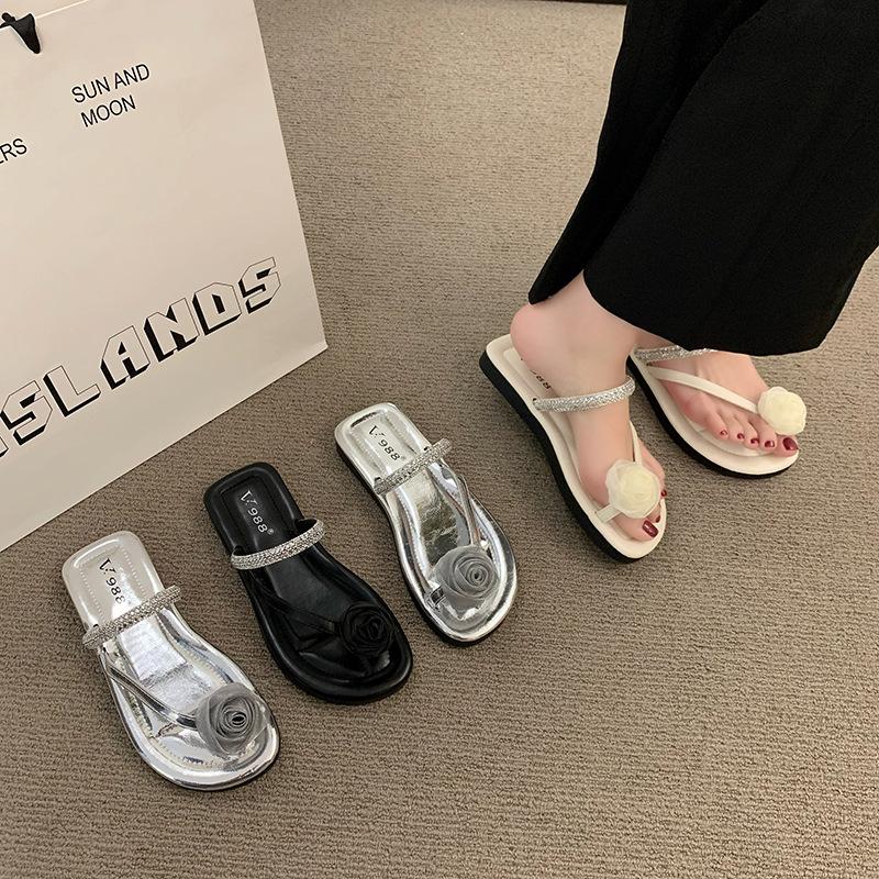 Flat-bottomed small cool slippers women s 2025 new fashion outer wear summer beautiful skirt seaside beach sandals 35 серебряный
Flat-bottomed small cool slippers women s 2025 new fashion outer wear summer beautiful skirt seaside beach sandals 35 серебряный