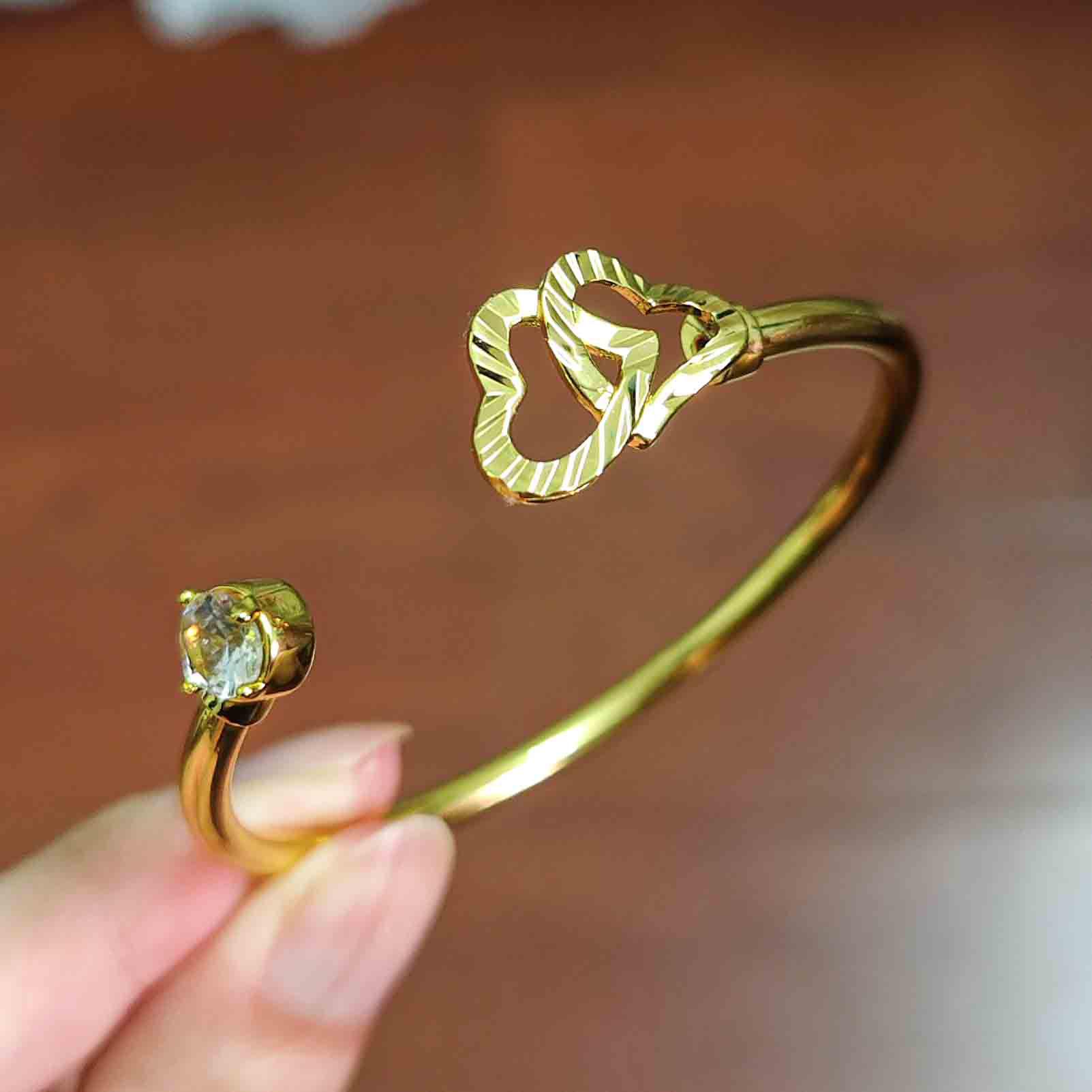 Минималистичный браслет-манжета с открытым сердцем из циркония: Элегантный европейский и американский трансграничный модный браслет
Минималистичный браслет-манжета с открытым сердцем из циркония: Элегантный европейский и американский трансграничный модный браслет