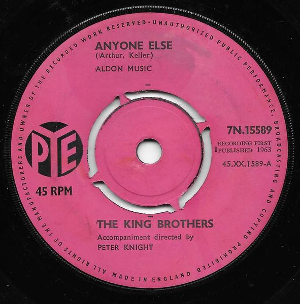 7-дюймовая пластинка KING BROTHERS Anyone Else 7N15589 Pye Records 1963 UK Поп Б/у
7-дюймовая пластинка KING BROTHERS Anyone Else 7N15589 Pye Records 1963 UK Поп Б/у