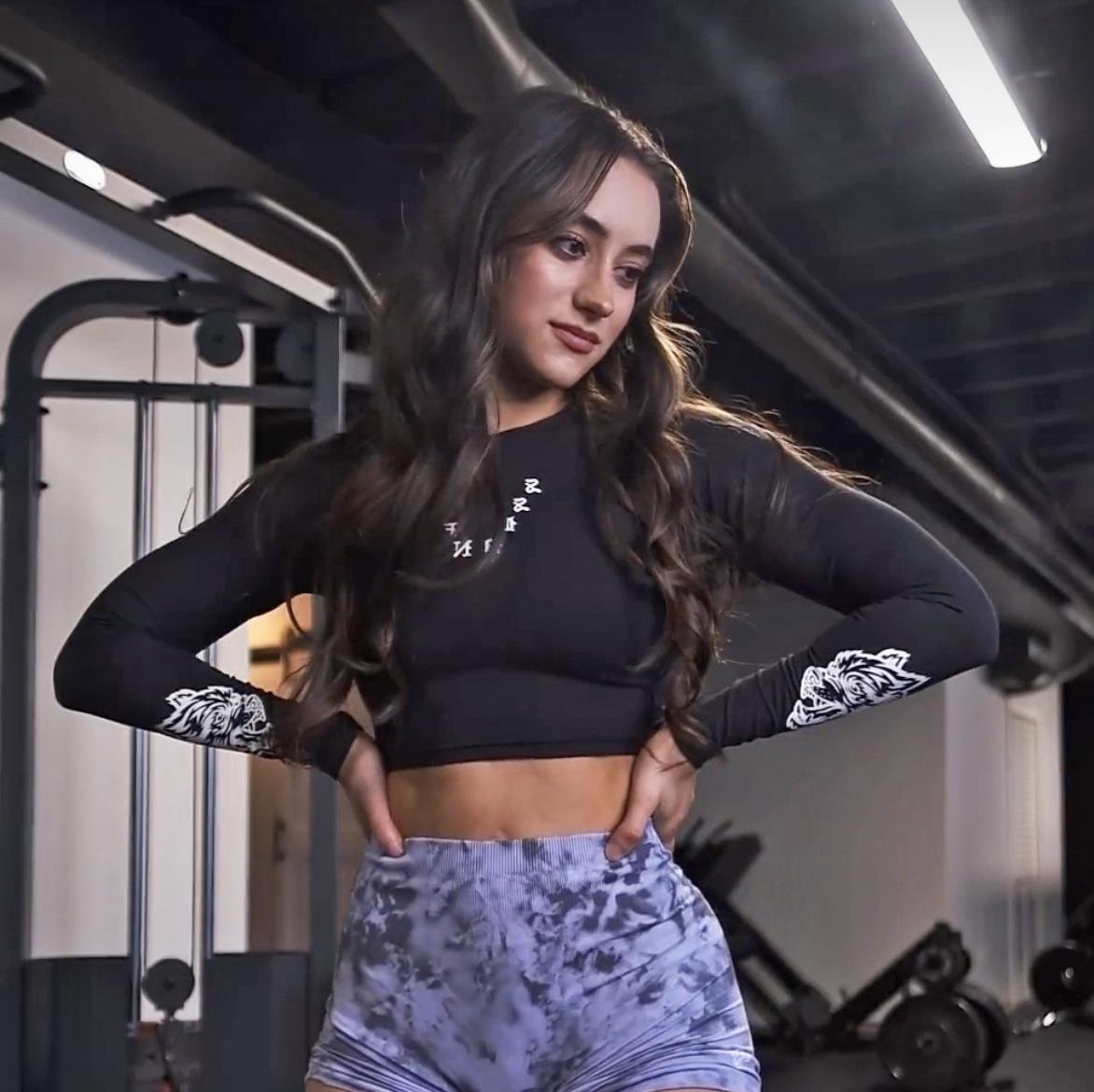 Clearance Dark Wolf Head Long Sleeve Sport Crop Top - High Quality, Elastic, Shockproof Yoga & Running Outfit S (recommended 45-50 kg)
Clearance Dark Wolf Head Long Sleeve Sport Crop Top - High Quality, Elastic, Shockproof Yoga & Running Outfit S (recommended 45-50 kg)