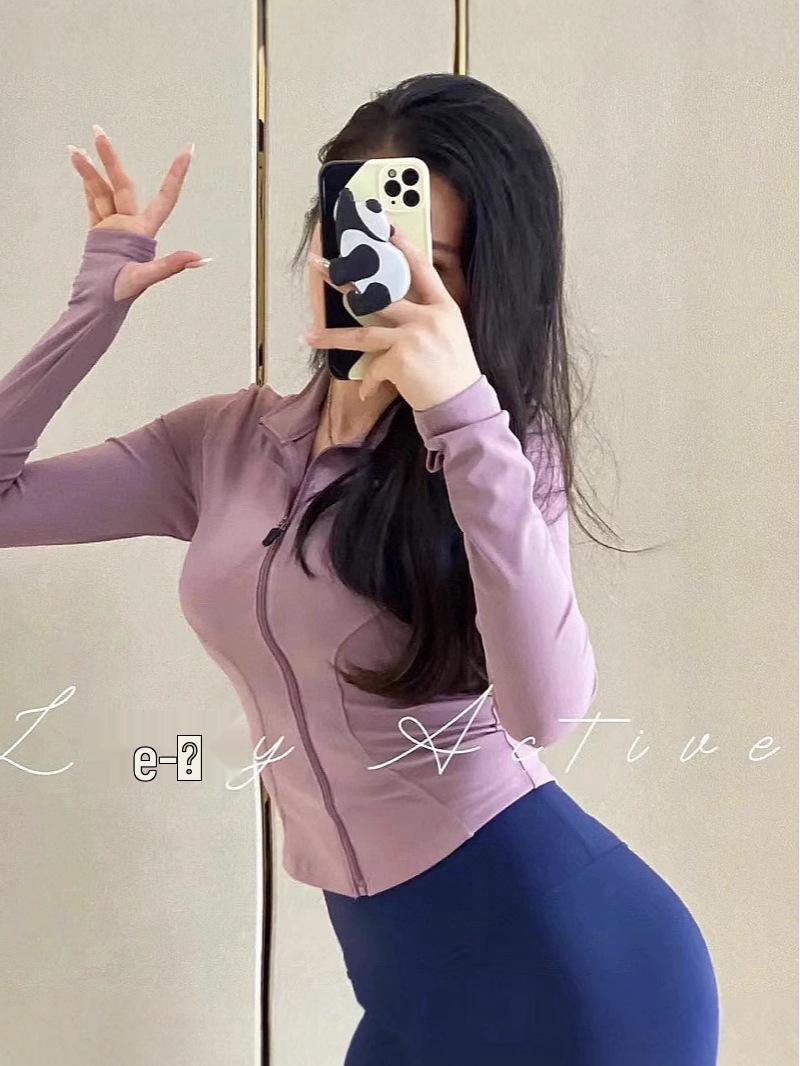 12-Color Sun Protection Yoga Jacket: Slim-Fit, Stand Collar, Small Waist - Perfect for Spring, Summer, and Autumn S (85-95 lbs)
12-Color Sun Protection Yoga Jacket: Slim-Fit, Stand Collar, Small Waist - Perfect for Spring, Summer, and Autumn S (85-95 lbs)