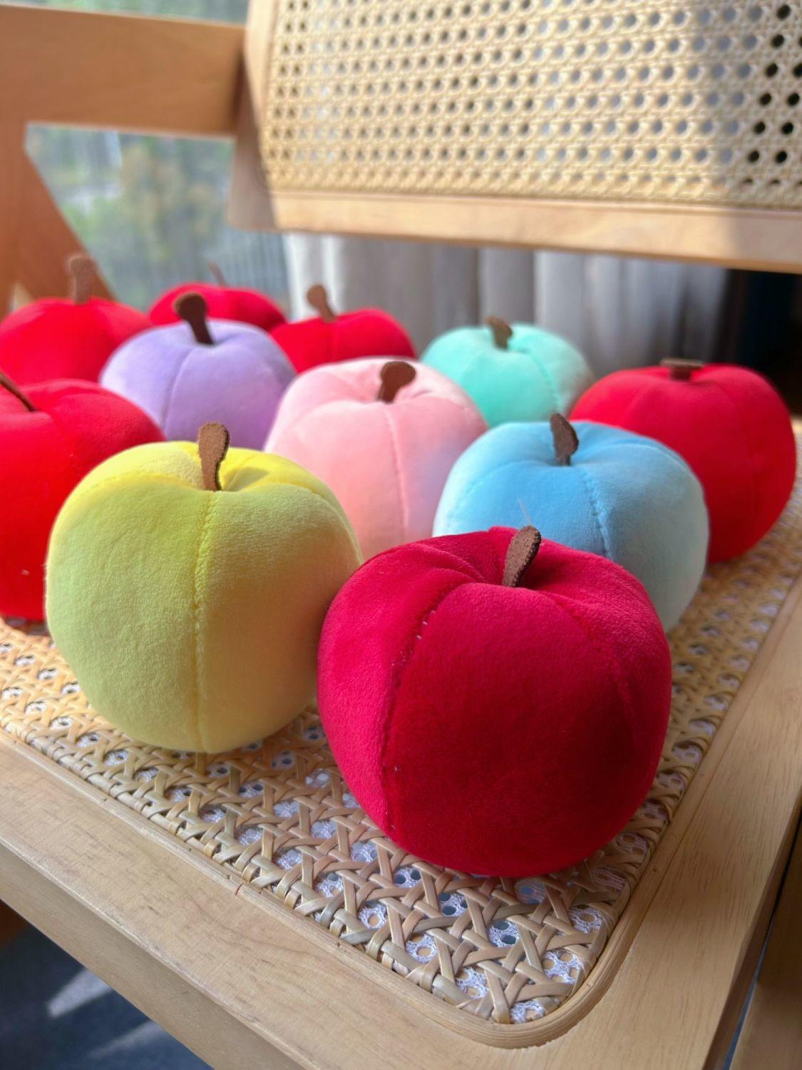 Squeeze Little Apple Cute Plush Stress Relief Slow Rebound Anxiety Relief Fun Toy Healing Desk Companion Doll Birthday Gift Present красный
Squeeze Little Apple Cute Plush Stress Relief Slow Rebound Anxiety Relief Fun Toy Healing Desk Companion Doll Birthday Gift Present красный