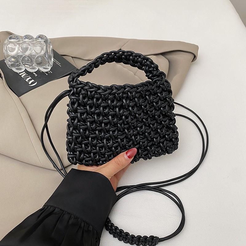 Bag Women s Atmospheric Woven Niche Out-of-street Mobile Phone Lipstick Personality Temperament Portable Cross-body чорний
Bag Women s Atmospheric Woven Niche Out-of-street Mobile Phone Lipstick Personality Temperament Portable Cross-body чорний