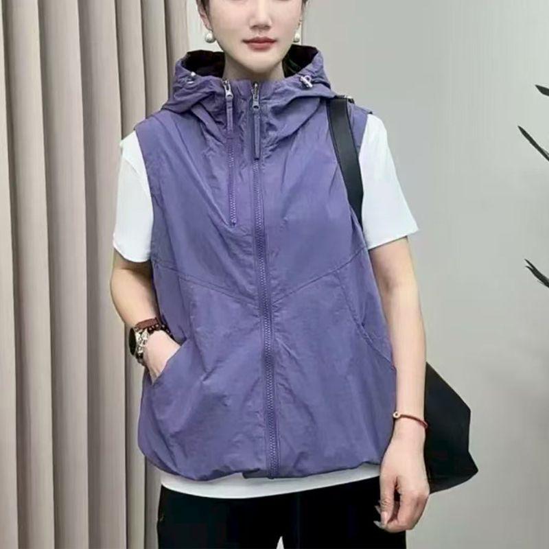 Elegant Double-Sided Color Block Hooded Vest for Middle-Aged Women - Stylish Spring Sleeveless Jacket L - recommended for 120-150 lbs
Elegant Double-Sided Color Block Hooded Vest for Middle-Aged Women - Stylish Spring Sleeveless Jacket L - recommended for 120-150 lbs