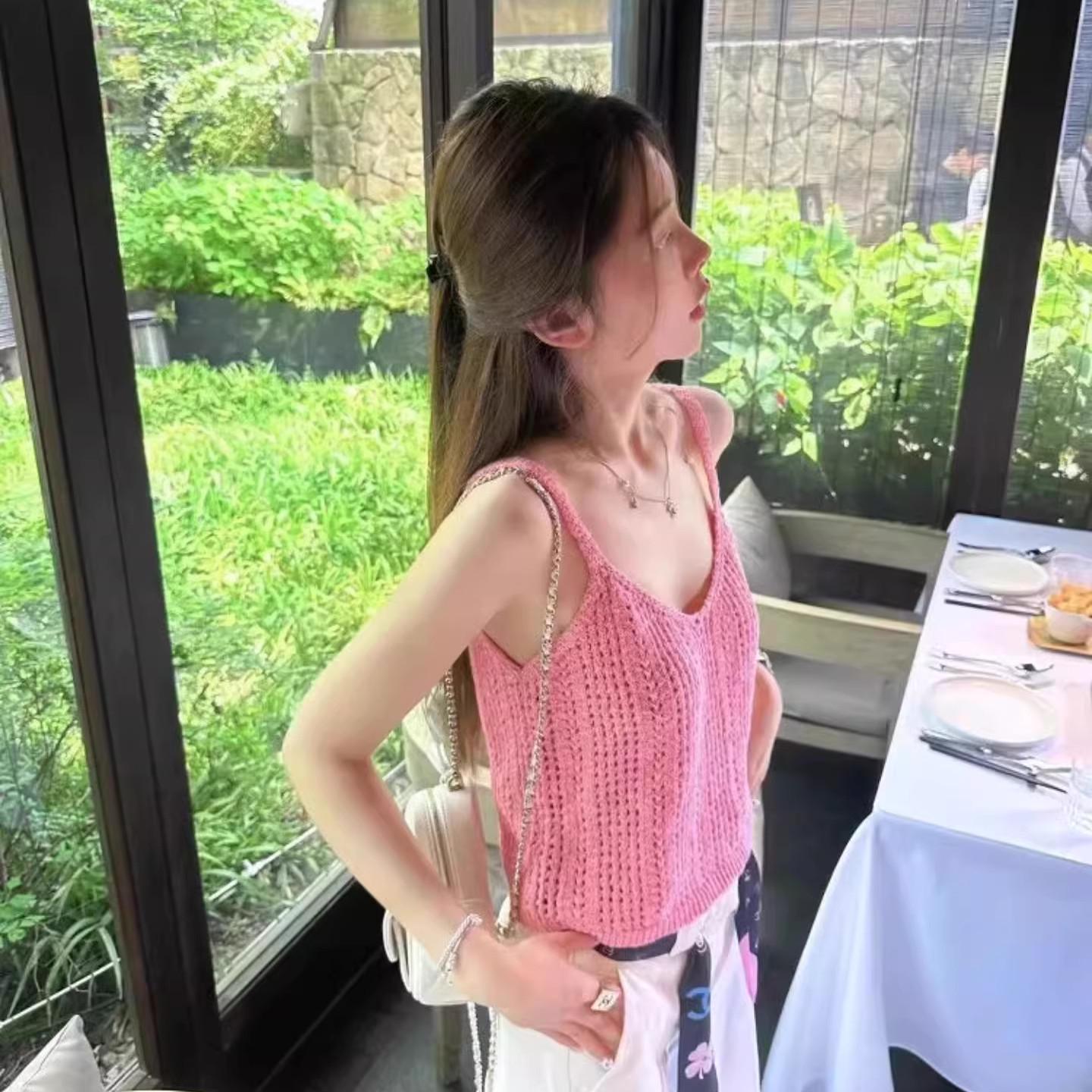 2025 Pink Knit Camisole Vest: Women s Sweet & Spicy Sleeveless Summer Top Small розовый
2025 Pink Knit Camisole Vest: Women s Sweet & Spicy Sleeveless Summer Top Small розовый
